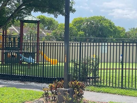 5th image of 3611 Torremolinos Ave #G-112