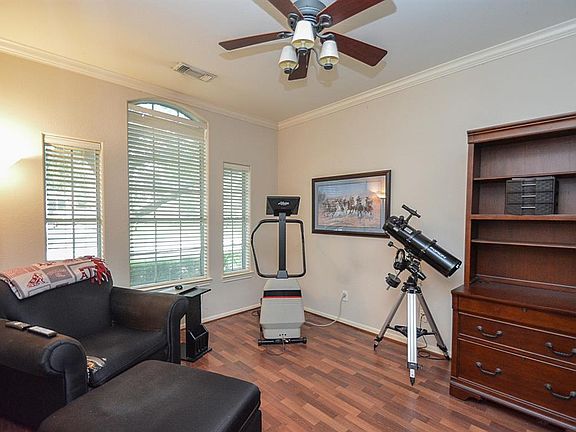 4th image of 3010 Pecan Way Ct