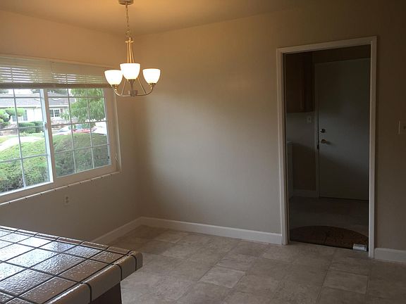 5th image of 1088 Fairfield Ave