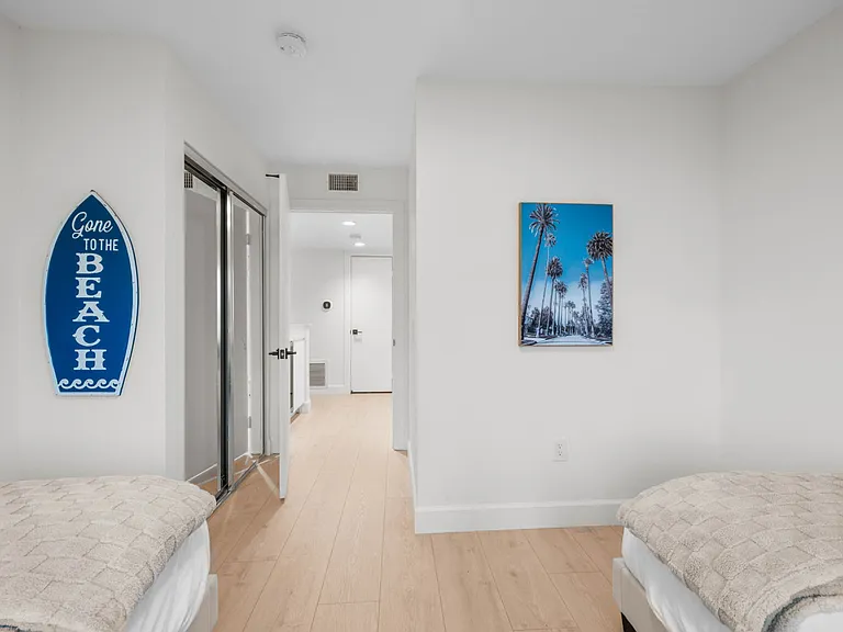 401 N Coast Hwy N #305 — Photo 25