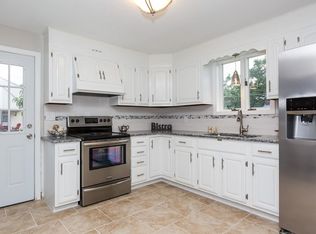 1372 Berkshire Ave, Springfield, MA 01151