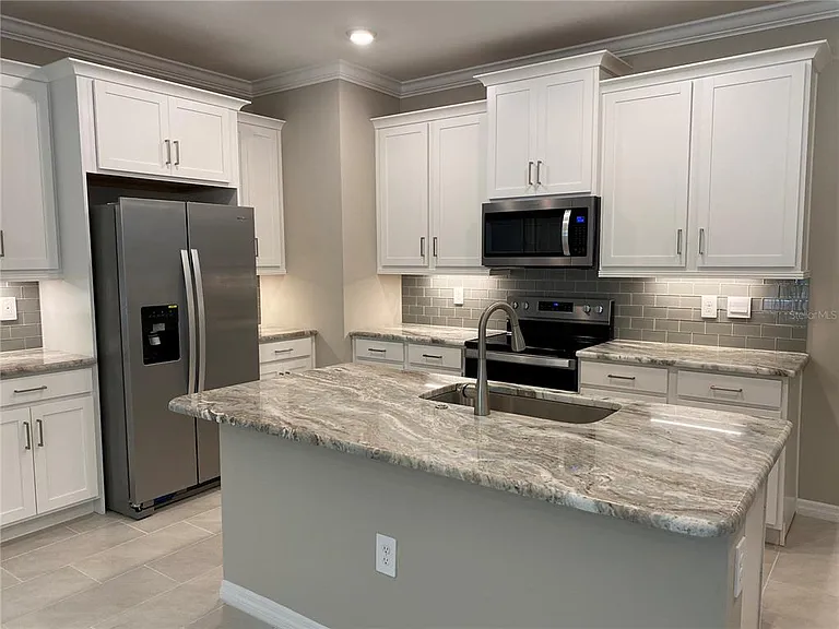 124 Soliera St — Photo 10