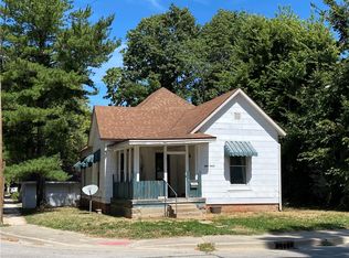 203 Polk Ave, Charleston, IL 61920