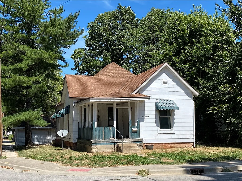 203 Polk Ave photo 1