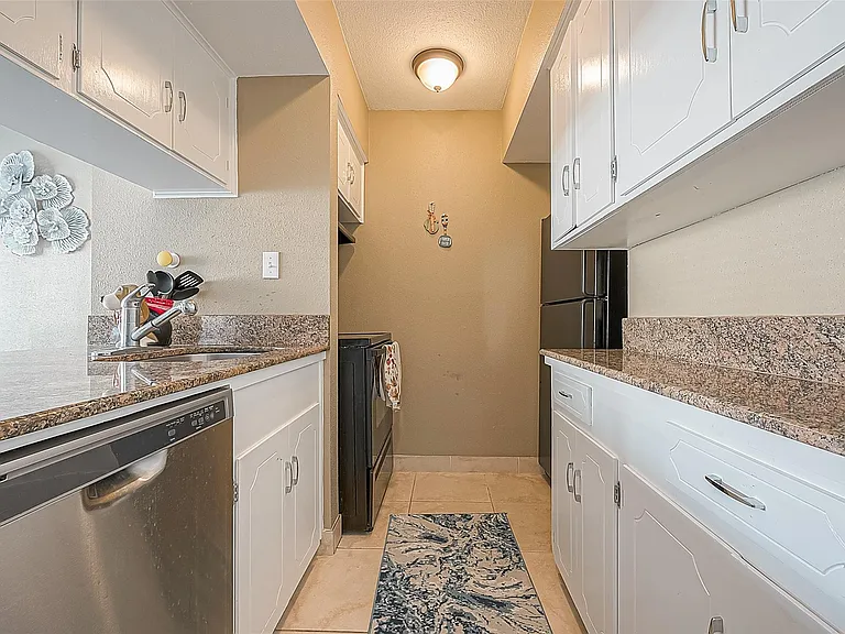 2101 Fountain View Dr #19 — Photo 13