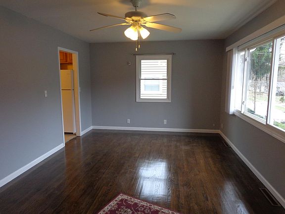 3rd image of 1742 Monterey Ct