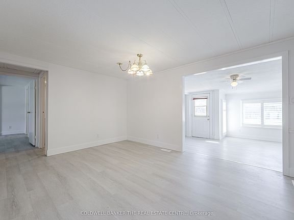 5th image of 17 Linden Ln