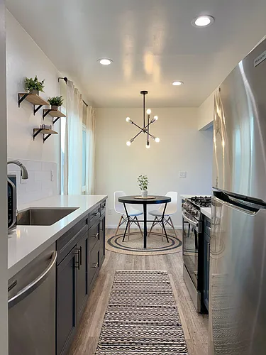 813 W Beach Ave #1/2 Photo 1