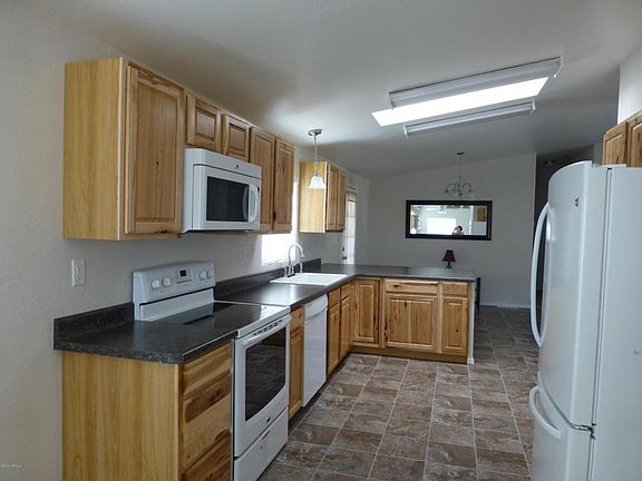 3rd image of 44416 N 22nd St