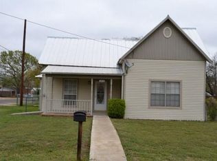 1294 N McCart St, Stephenville, TX 76401