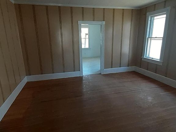 family / dining rm