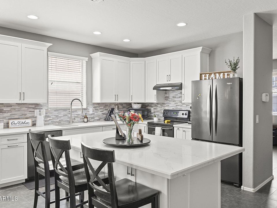 1st image of 1656 E CIELO GRANDE Avenue