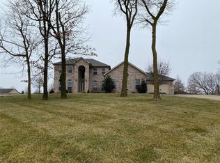 4189 Water Oak Ln, Smithton, IL 62285