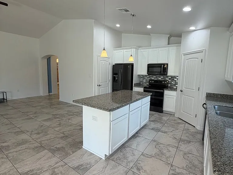 12625 E 48th Dr — Photo 9