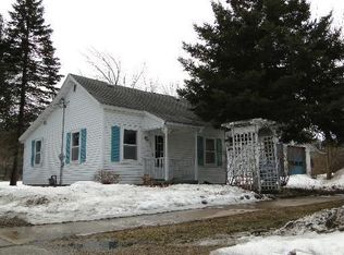 135 School St, Amherst, WI 54406