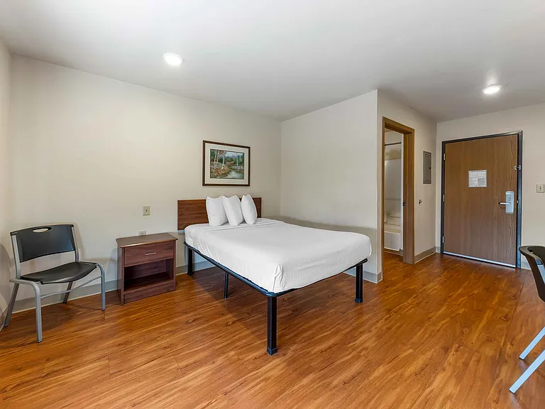 Studio Suite - 1 Full Bed