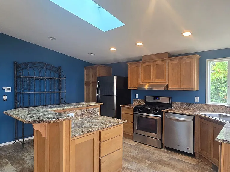 200 Cypress Cir — Photo 17