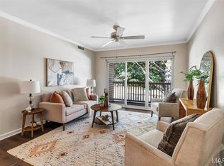 425 S Geyer Rd APT H, Saint Louis, MO 63122