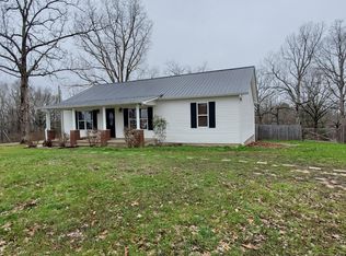 1553 Clydeton Rd, Waverly, TN 37185