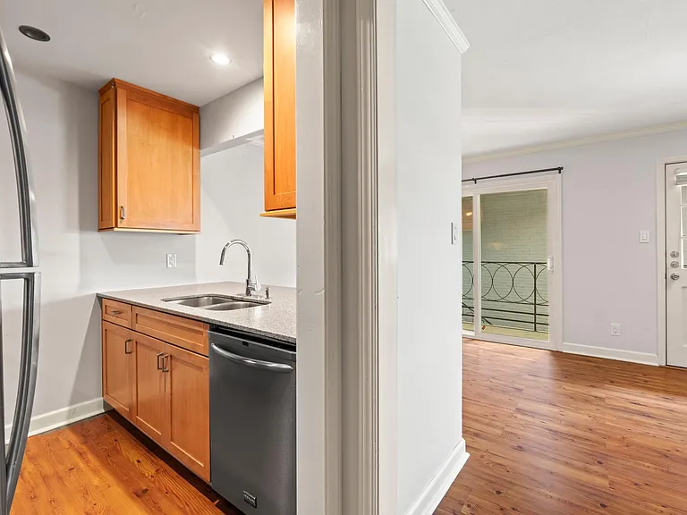 1210 Windsor Rd #220 — Photo 10