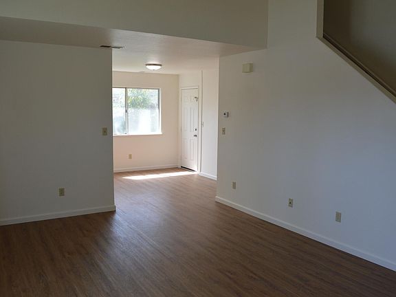 5th image of 1251 N Olive Ave #101