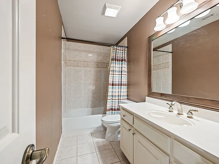 3316 Lexington Ave — Photo 9