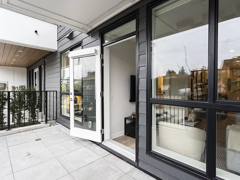 717 Como Lake Ave — Photo 38