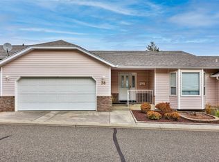 2022 Pacific Way #38, Kamloops, BC V1S1T1