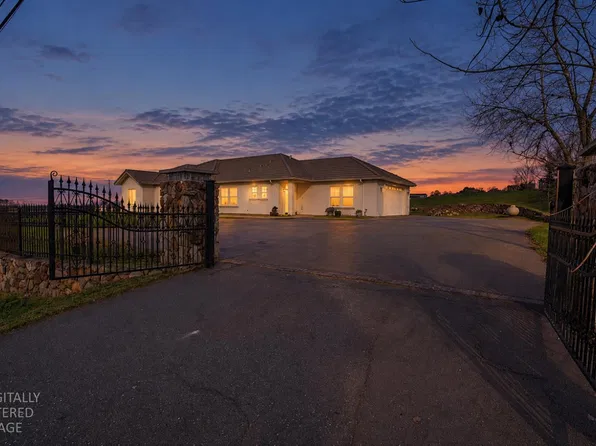 3255 Village Dr, Ione, CA 95640