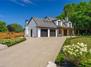 204 Falling Brook Dr, Hamilton, ON L9G 1E6