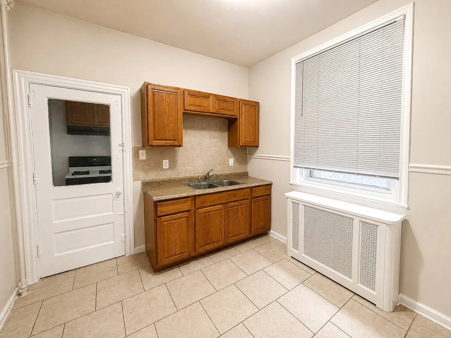 3-Bedroom Philadelphia Rowhome | Spacious Layout | Convenient Strawberry Mansion Location — Photo 4