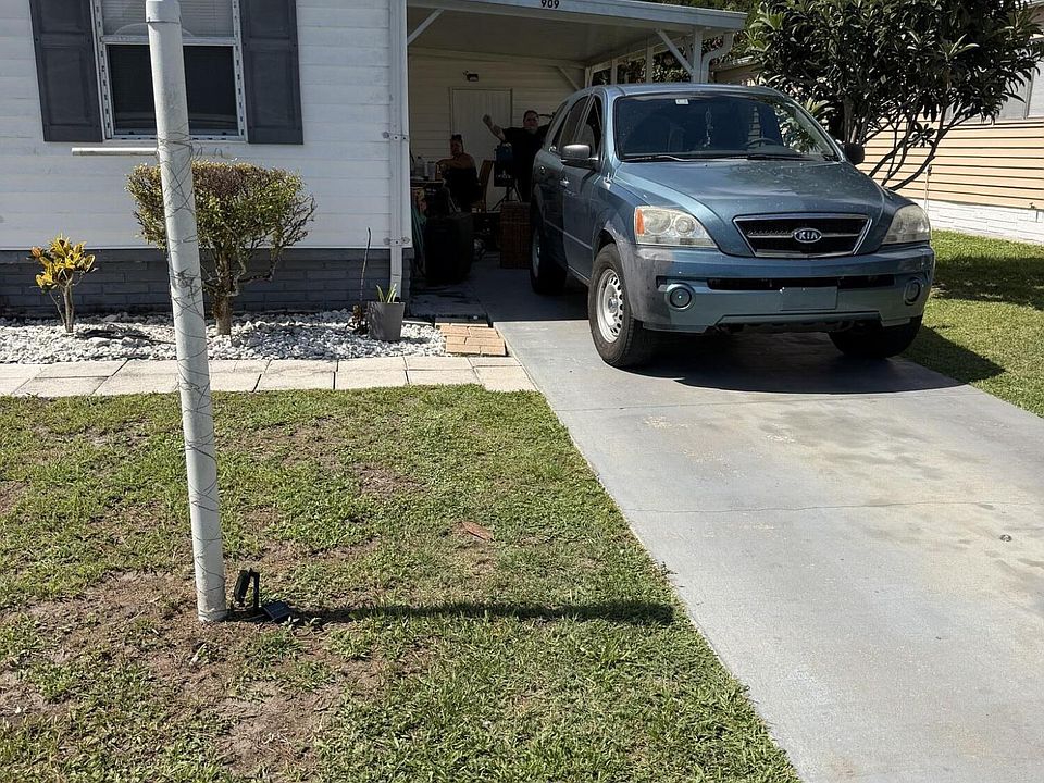 1st image of 909 Vireo Dr