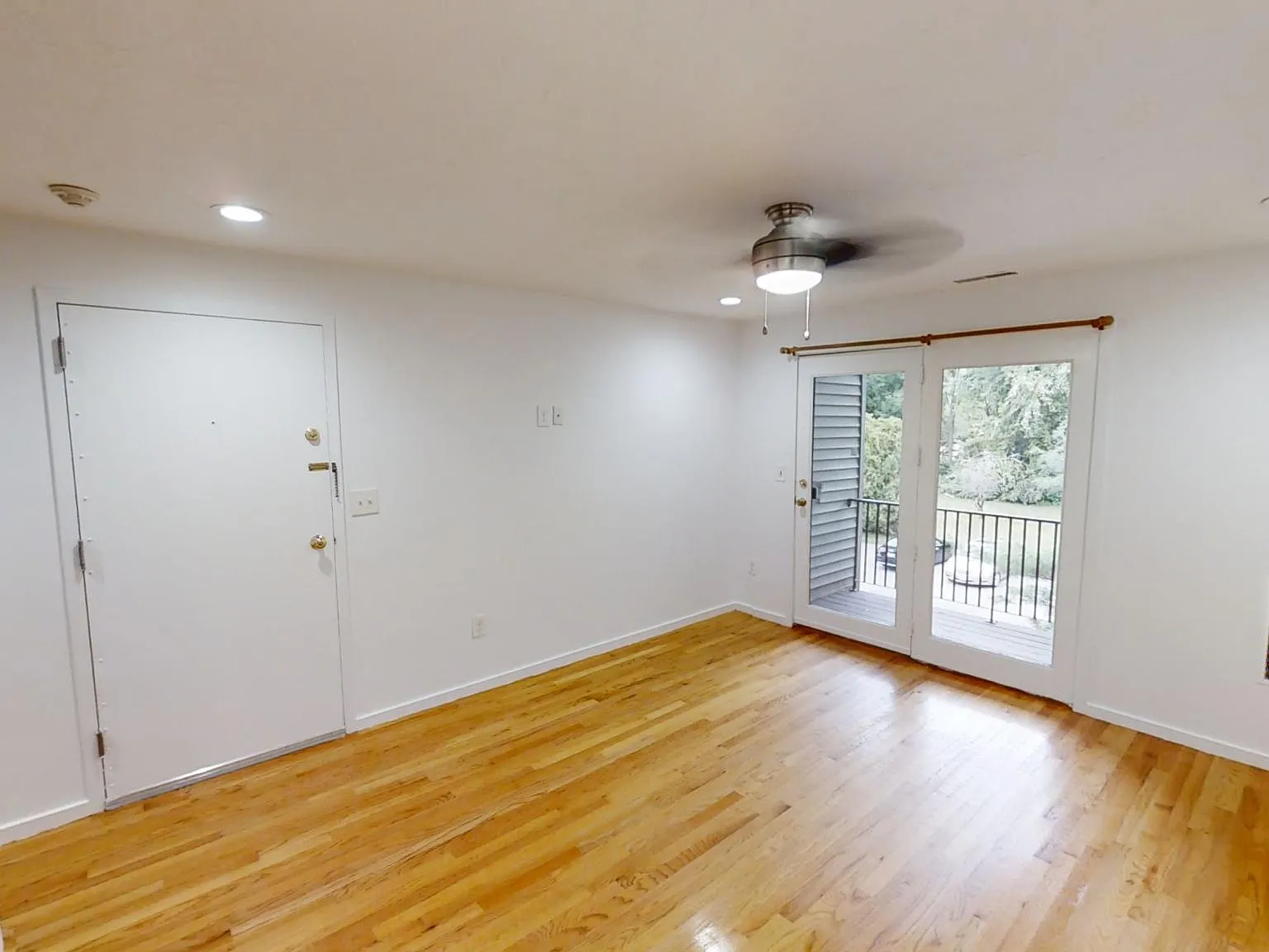 2 bed, 730 sqft, $2,150 — Photo 3