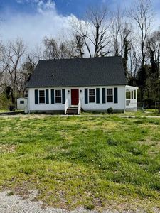 54 Lloyd Ln, Kilmarnock, VA, 22482