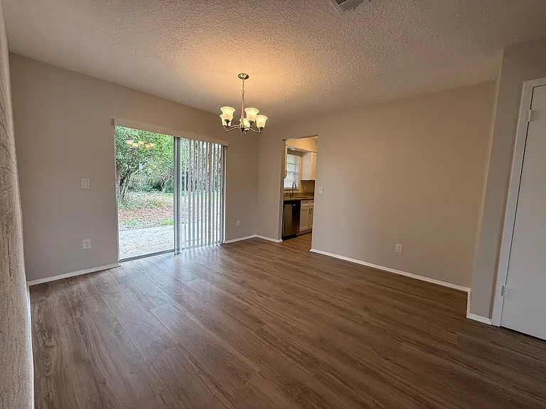 1383 Providence Blvd — Photo 5