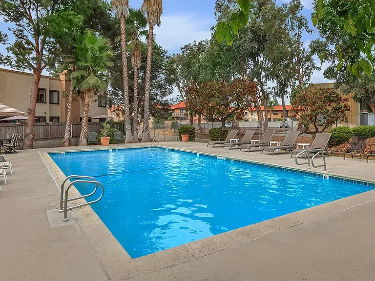 Sun Valley Gardens Apartments — Photo 8