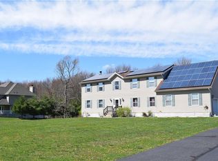 4 McCaffery Rd, Manalapan, NJ 07726