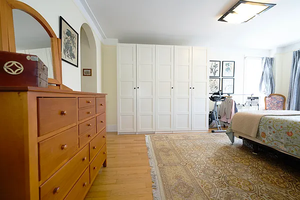 Rented by Buchbinder & Warren | media 11