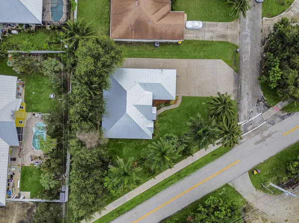 5596 SE Sailfish Way, Stuart, FL 34997