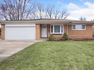30342 Autumn Ln, Warren, MI 48088