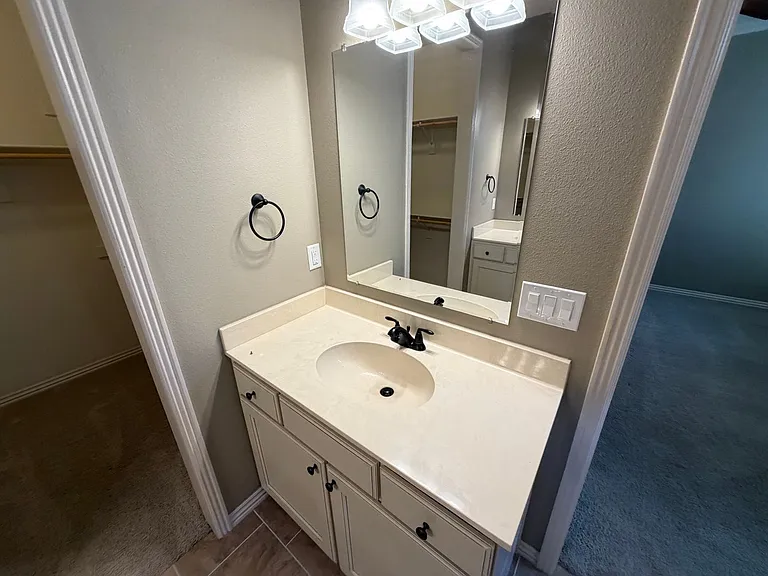 537 Keats Dr — Photo 22