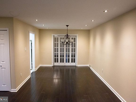 5th image of 6222 Blossom Ln