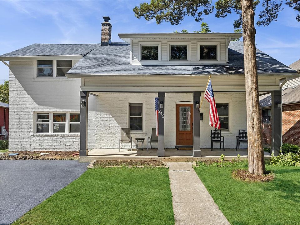 1st image of 242 N Wilmette Ave
