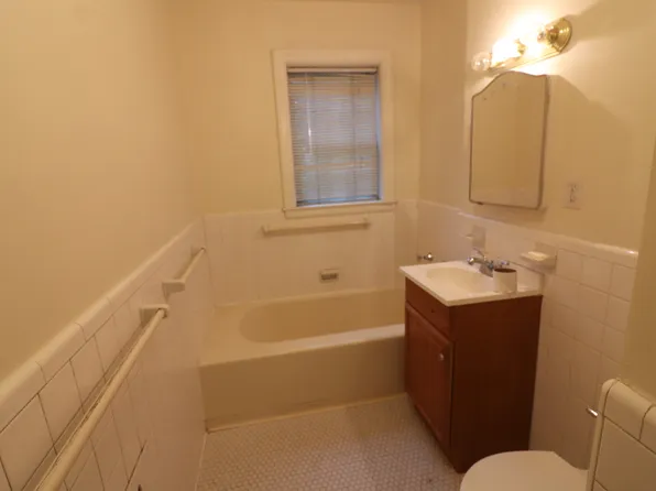 312 Washington St, Wellesley Hills, MA