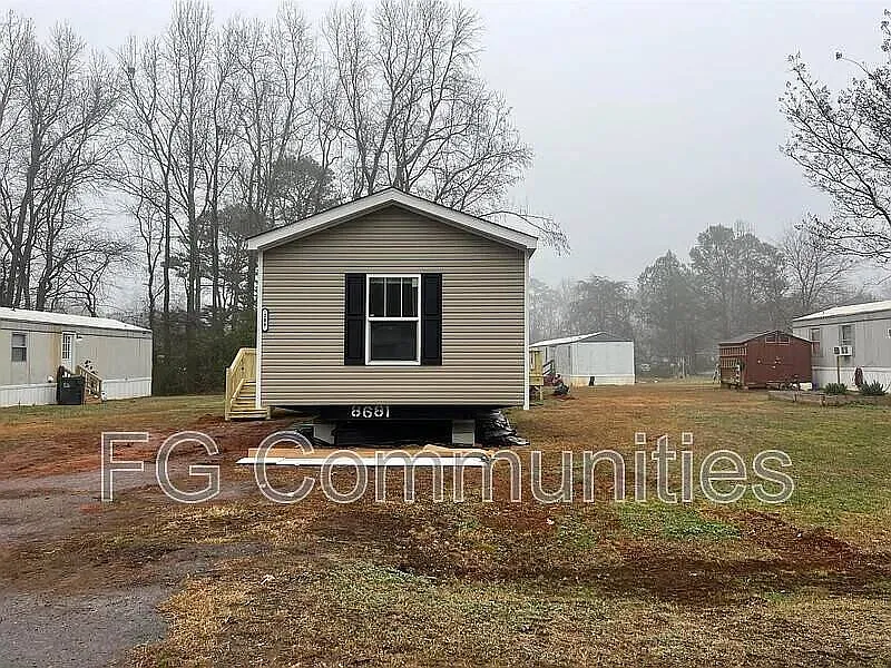 3 bed, 2.0 bath, $1,595 — Photo 2