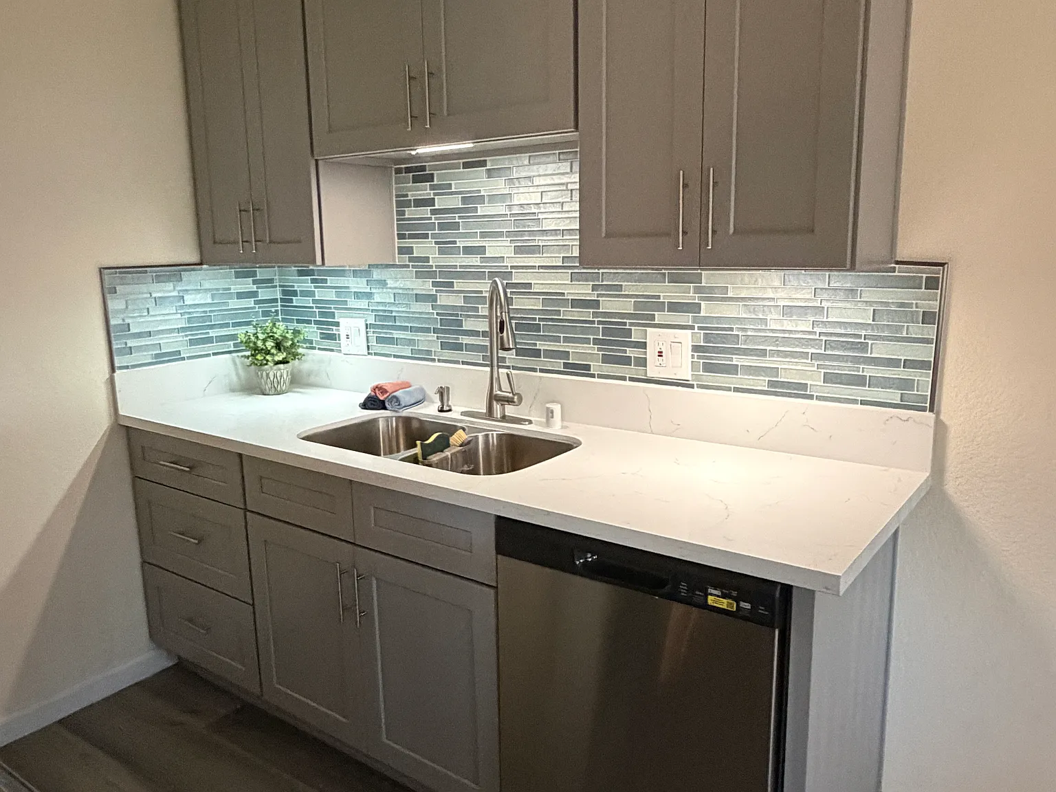 7207 Stewart And Gray Rd — Photo 4