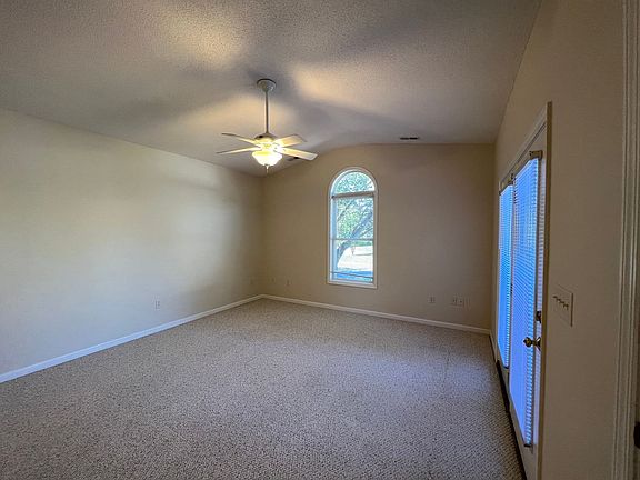 3rd image of 230 Beaver Creek Dr