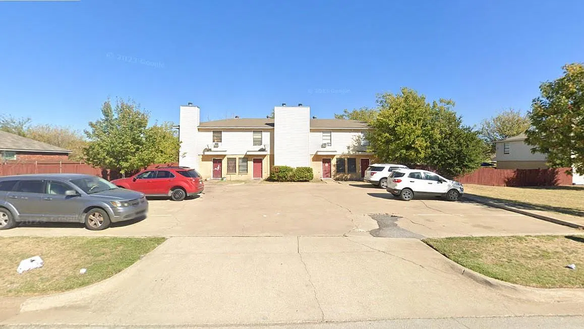 2 bed, 2.5 bath, 1044 sqft, $1,199 — Photo 1