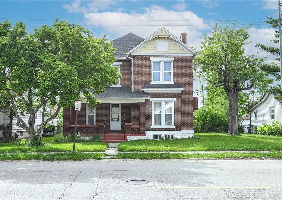 1st image of 407 Brandt St