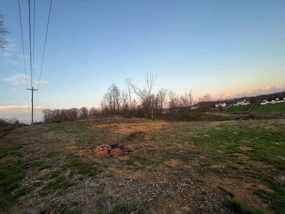2nd image of Singingwood Ln